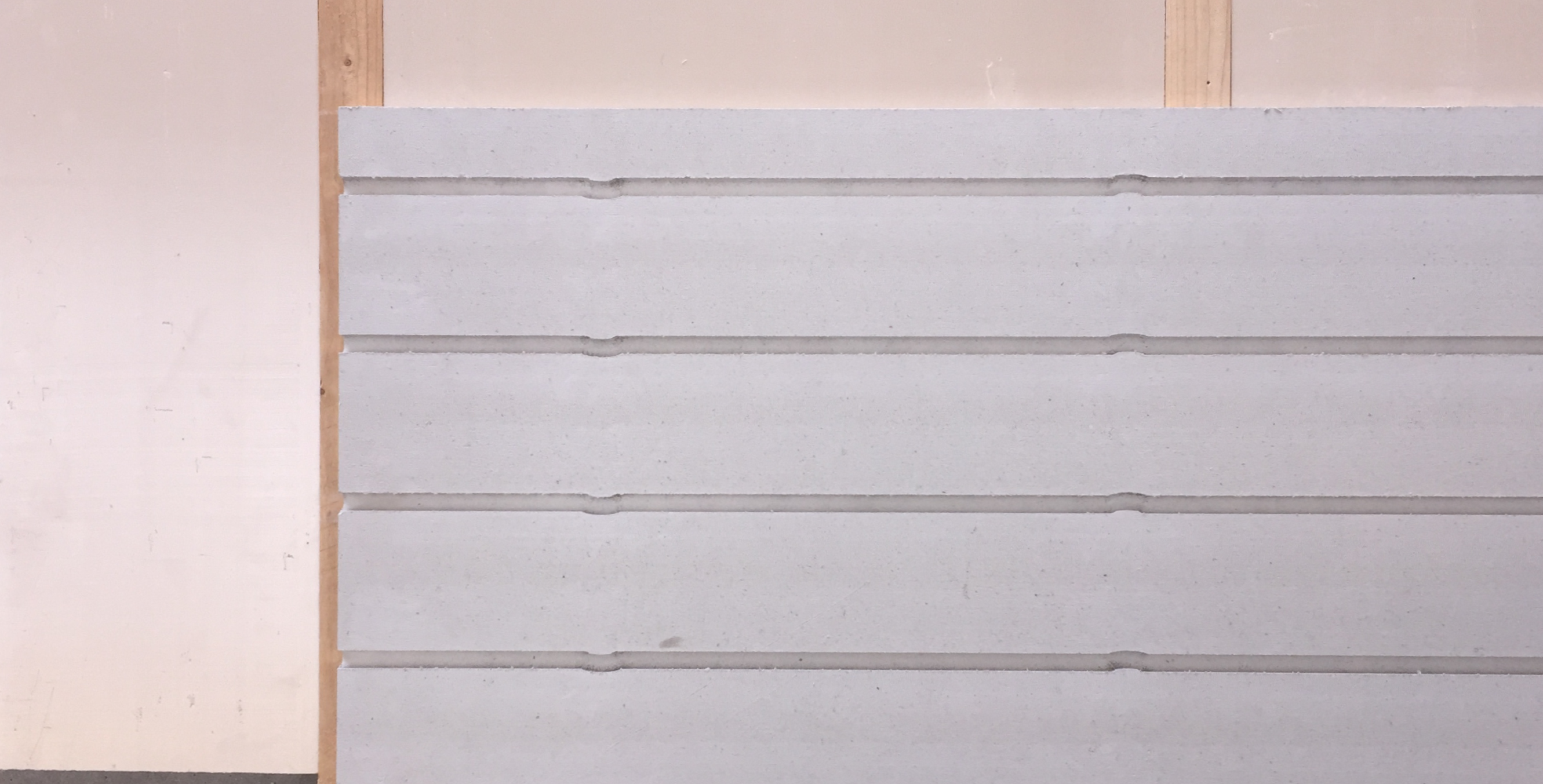 Pose mur chauffant avec tasseaux verticaux avec un pas de 40 cm