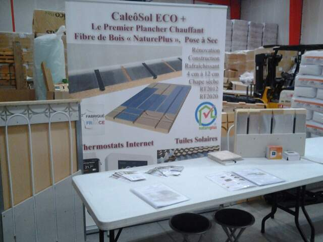 Stand Caleosol avec plancher chauffant sec et mur chauffant gypse