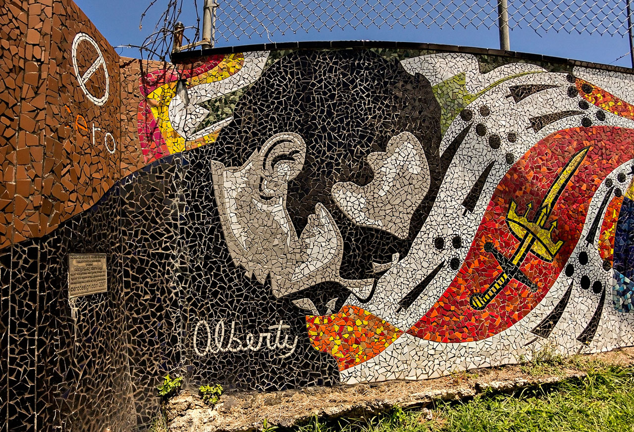 No Somos Molinos, Somos Gigantes