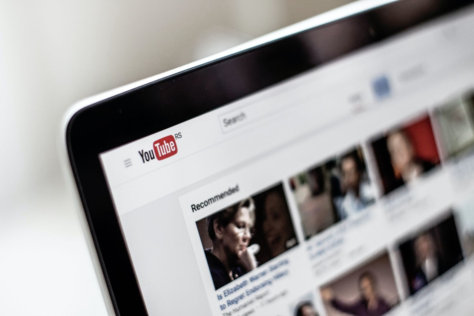 Engage viewers to Youtube channel with different tools