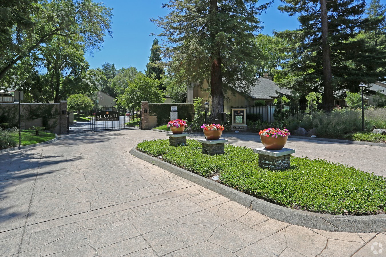 Alicante Villas HOA had a host of amenities that needed simple reservations
