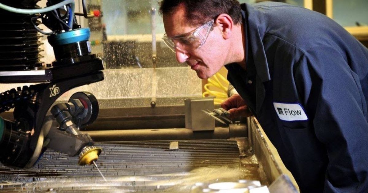 Flow Waterjet offers on-site and e-learning classes to master all aspects of their machinery