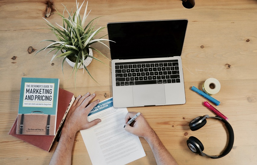 what-is-a-marketing-communications-plan-contract