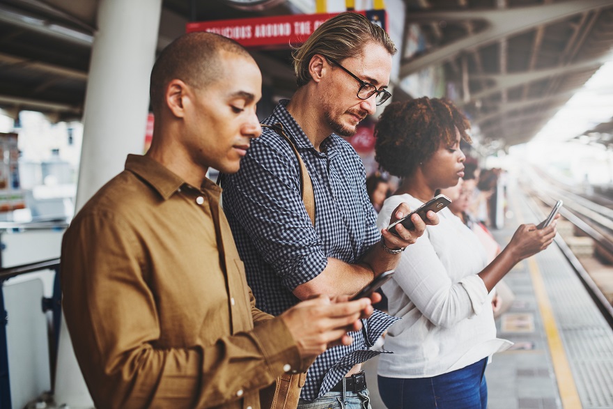 time-management-for-freelancers-working-together