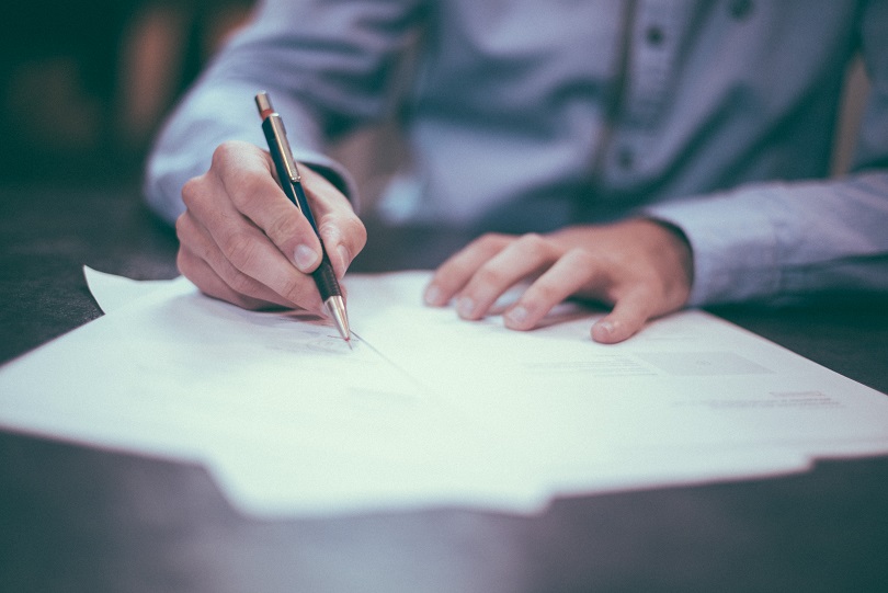 how-to-send-an-invoice-to-clients-by-email-typing