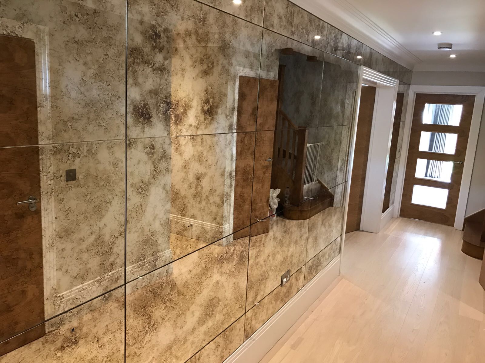 Toughened Mirror Glass Saligo Design presents a stunning collection