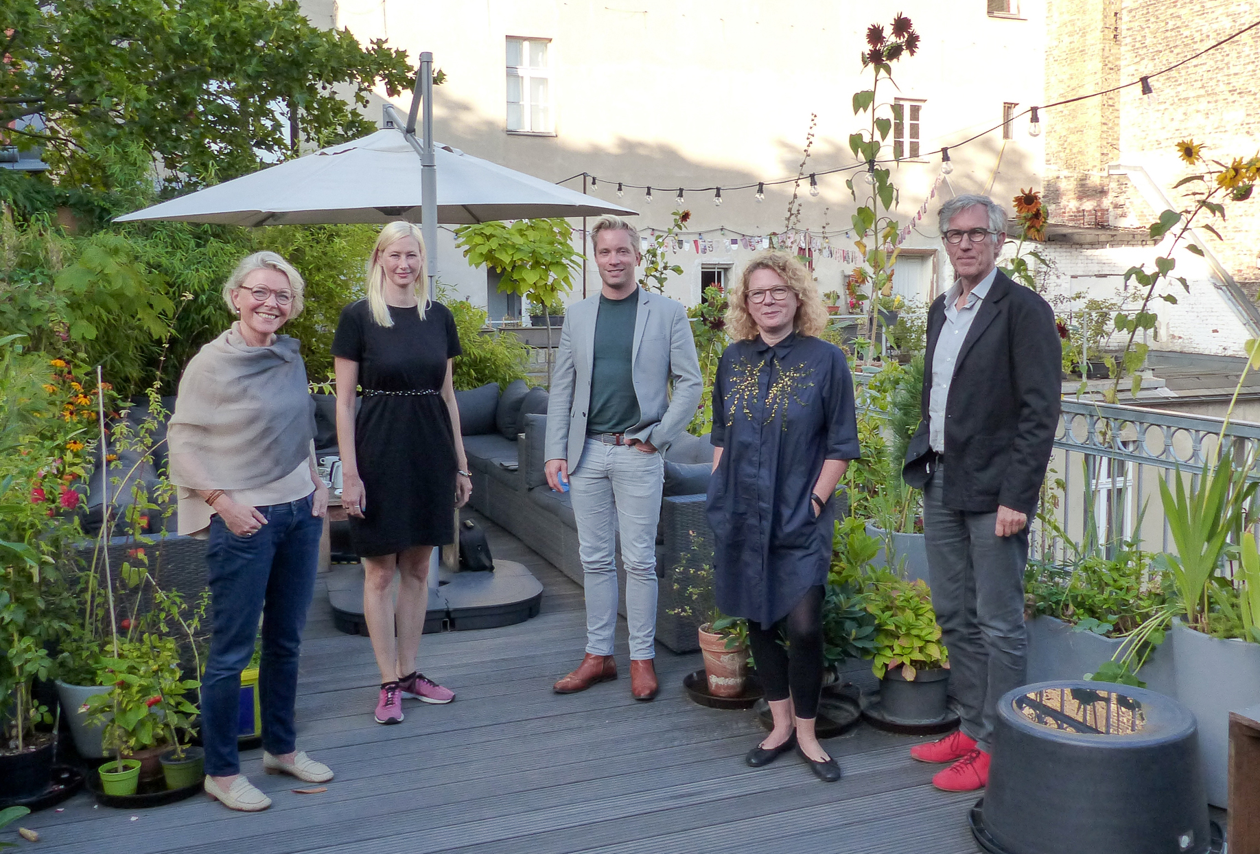 left to right.: Dr. Alexandra von Stosch, Tina Sauerländer, Ulrich Schrauth, Sabine Himmelsbach, Wolf Lieser, not pictured: Astrid Kahmke. Courtesy: DKB (Deutsche Kreditbank)