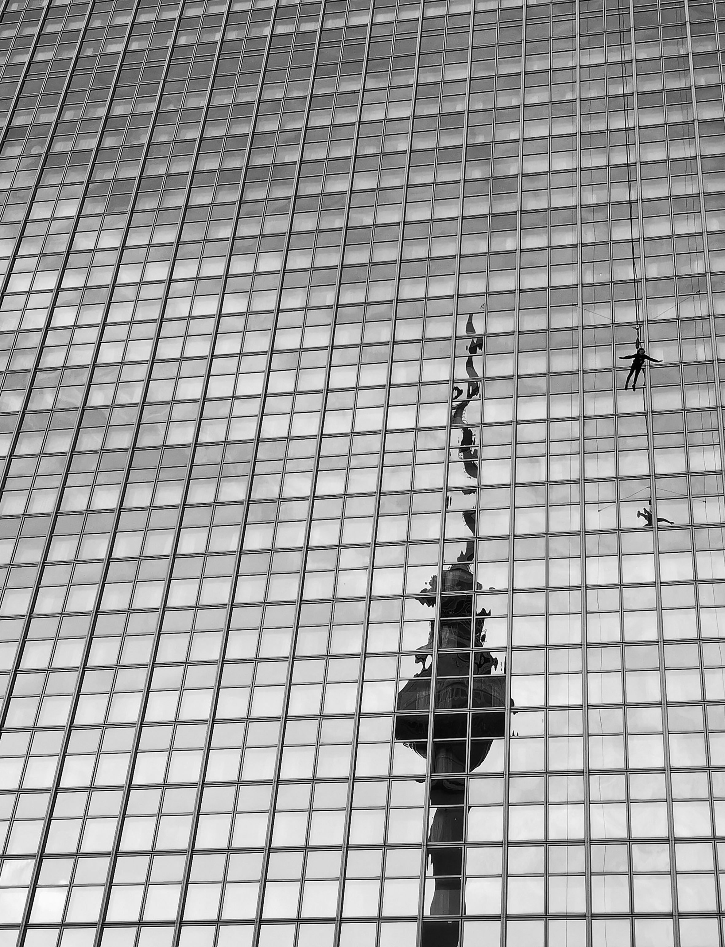 Metropolis #118, Alexanderplatz, 2019/10/21, Silbergelatine Abzug / silver gelatin print, Printed 2021, Copyright Barbara Wolff