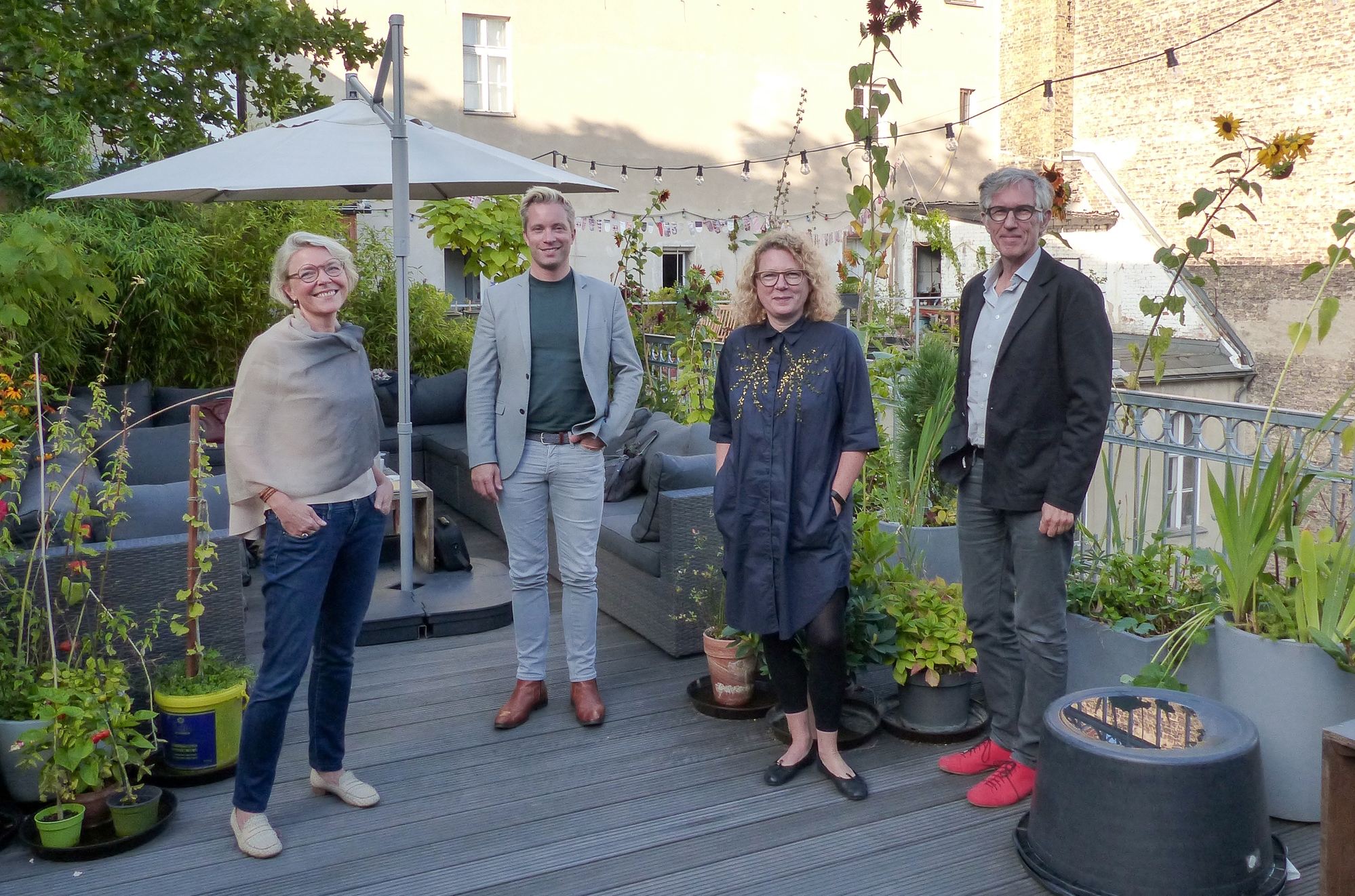 From left to right: Dr. Alexandra von Stosch, Tina Sauerländer, Ulrich Schrauth, Sabine Himmelsbach, Wolf Lieser, Not pictured: Astrid Kahmke, Courtesy: DKB (Deutsche Kreditbank)
