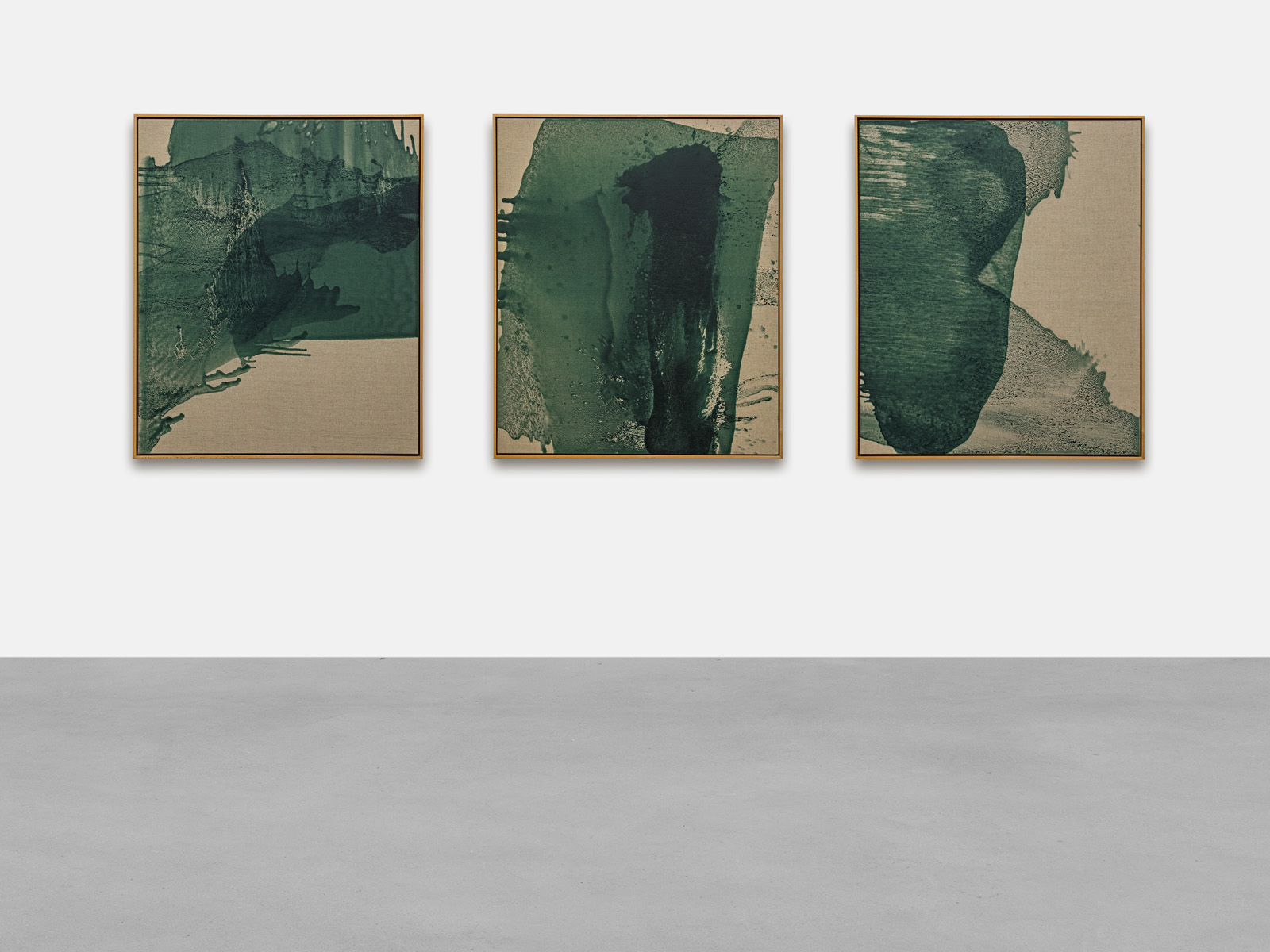 Cabrita works from ‘The moss suite‘, 2019 Woodtech (cin), lasur classic mate color 6392 and solvent on raw canvas Each 120.5 x 101 cm | 47 1/2 x 39 3/4 in Photo: Lepkowski Studios Berlin © the artist and KEWENIG Berlin