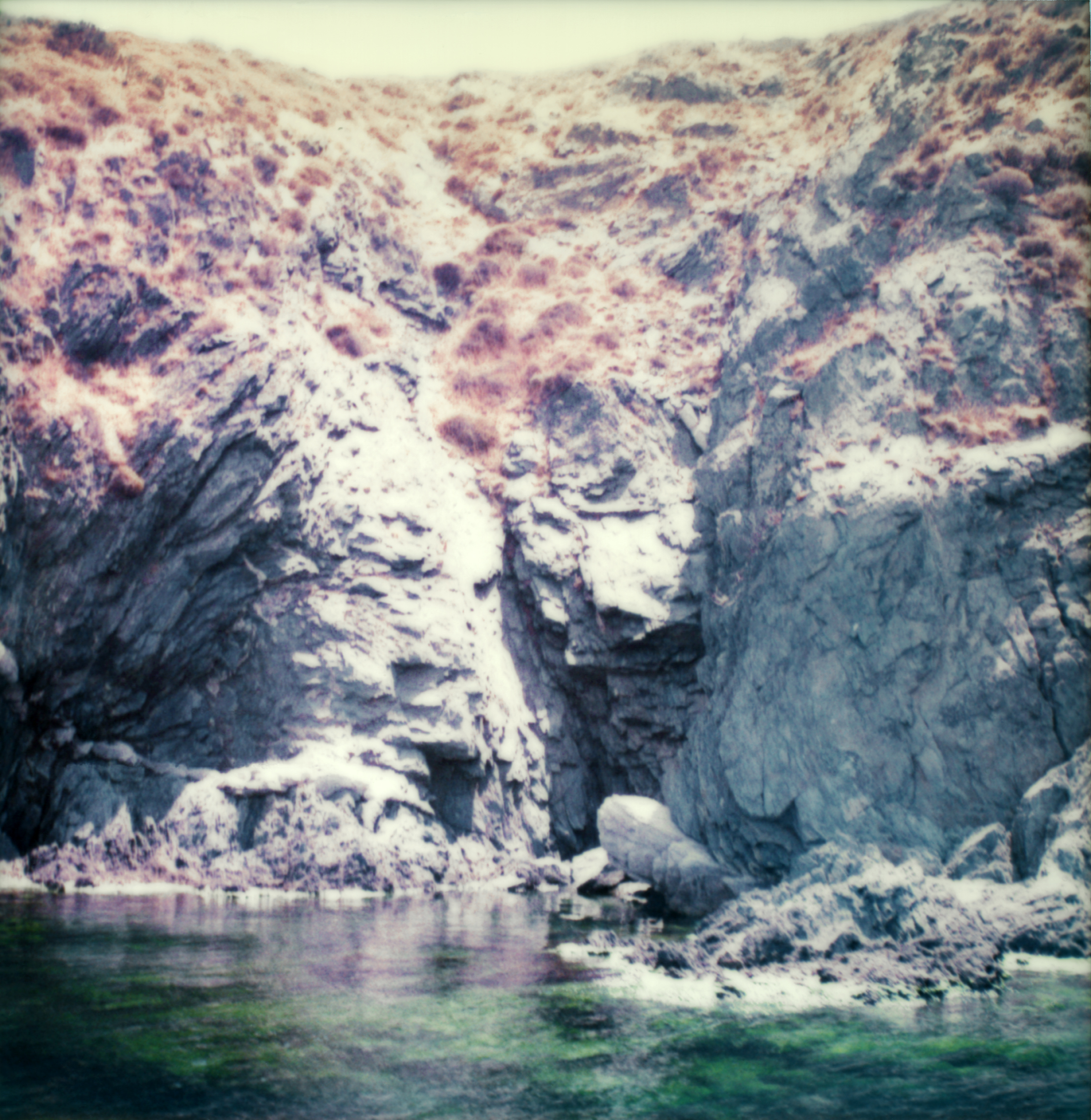 Knut Wolfgang Maron Sonnenfinsternis, Marmara-Meer, 2000 Polaroid SX-70 © Knut Wolfgang Maron