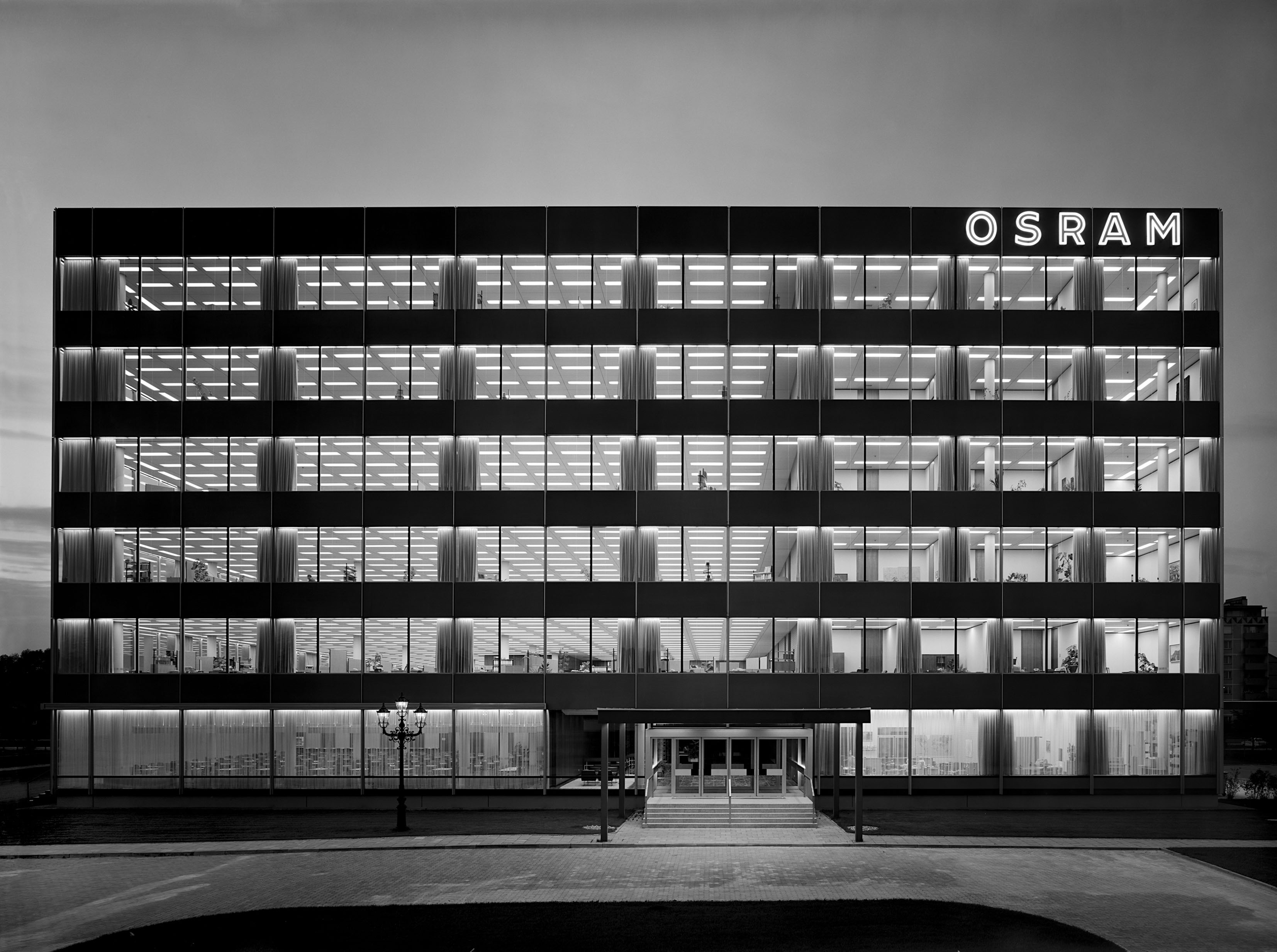 Heinrich Heidersberger, #1016_11 Osram, München 1966 © Heinrich Heidersberger