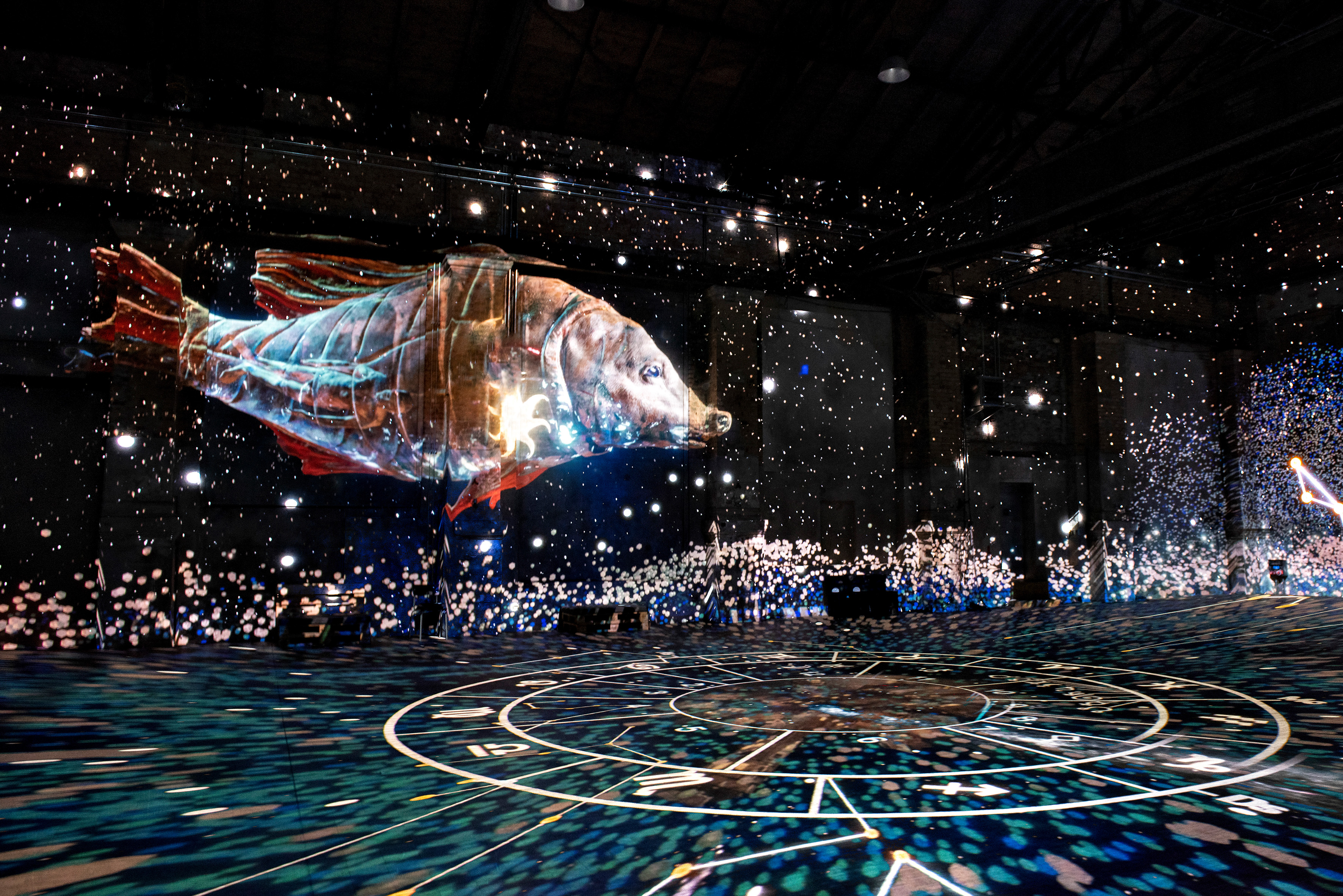 Franz Fischnaller, THE GREAT CIRCLE, 2022, immersive Multimedia-Installation, Installationsansicht KUNSTKRAFTWERK Leipzig © KUNSTKRAFTWERK, 2022, Foto: Luca Migliore