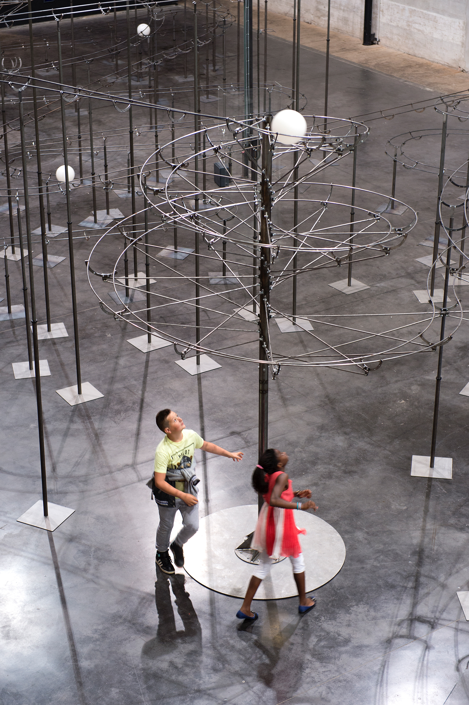 Jeppe Hein Distance, 2004 Installationsansicht, LIFE, Saint-Nazaire, France, 2014 © Marc Domage