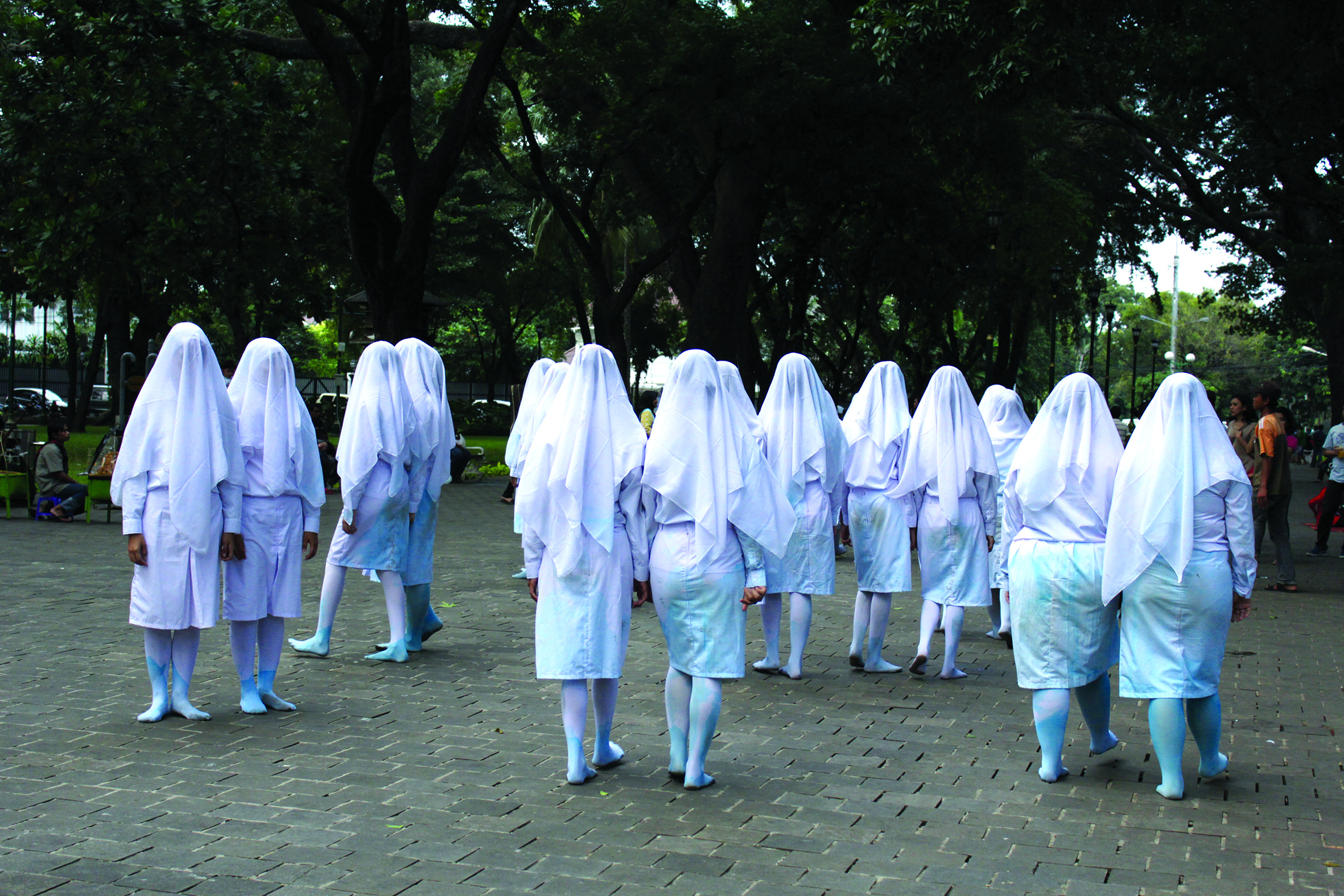 Melati Suryodarmo, Sweet Dreams Sweet, 2013, Videodokumentation, Ein-Kanal-HD, 17:16 min, Video still, Courtesy of the Artist