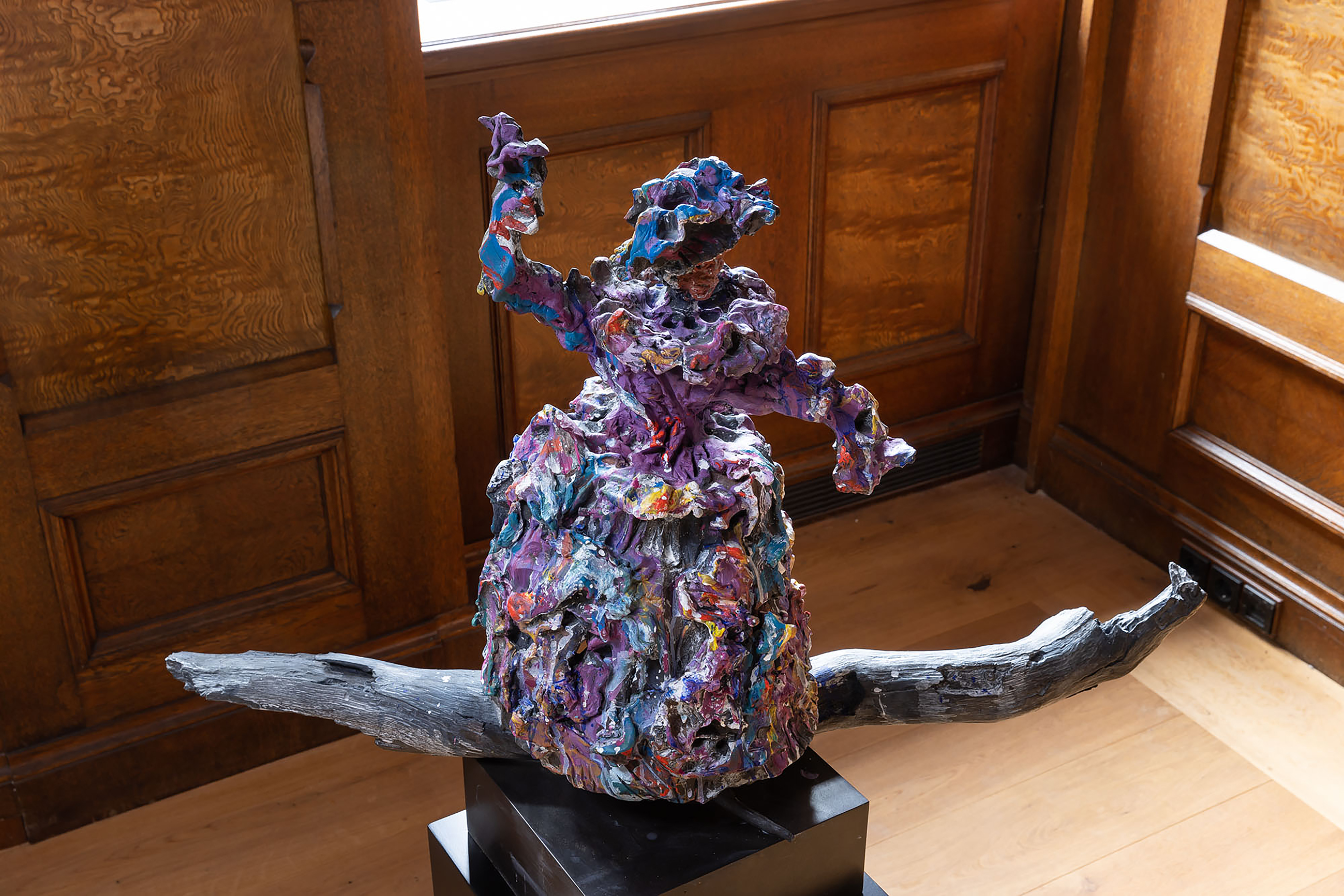Rainer Fetting: Infantin, 2018/2019, Edition: 2/6 Bronze, schwarze Patine, Sockel, 64 x 94 x 30 cm © Rainer Fetting, Courtesy: Galerie Robert Grunenberg Berlin, Foto: Roland Horn