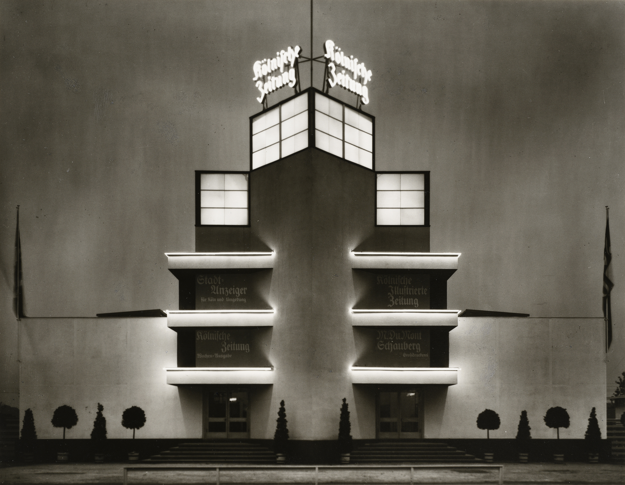 Werner Mantz, Haus der Kölnischen Zeitung, Pressa, 1928 Keulen, Deutschland, Portfolio: Galerie Schürmann & Kicken, 1977, Architekten: Wilhelm Riphahn und Caspar Maria Grod © Sammlung Bonnefanten