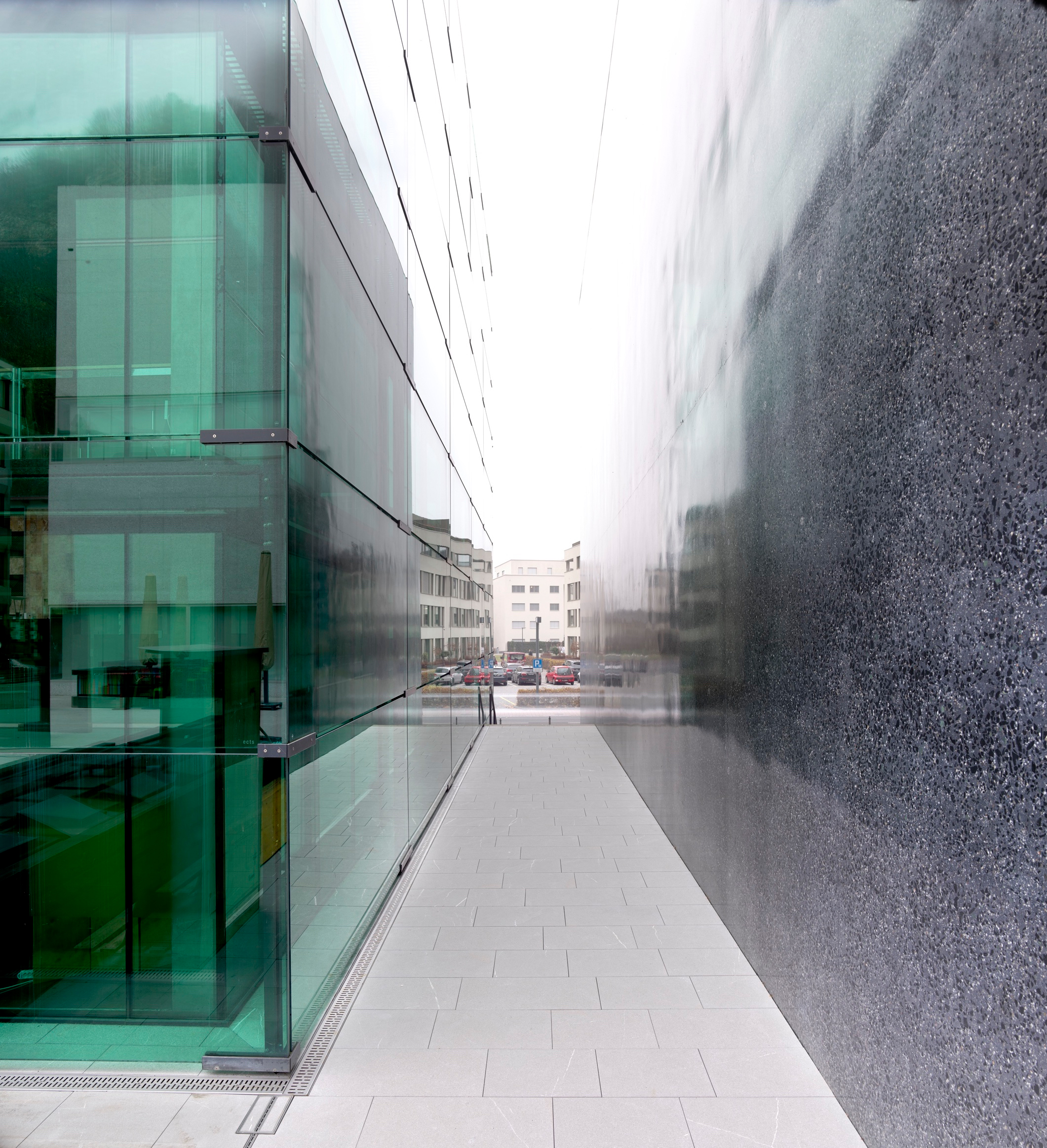 Candida Höfer, Passage Vaduz I 202, C-Print, 184 × 171,8 cm © Candida Höfer, Cologne / 2022, Pro Litteris, Zürich