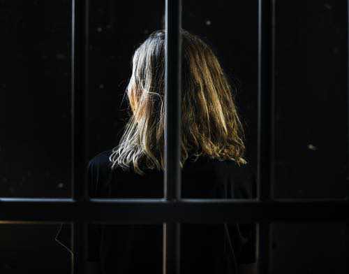 Santé mentale des détenu(e)s : plus d'antécédents psychiatriques chez les femmes