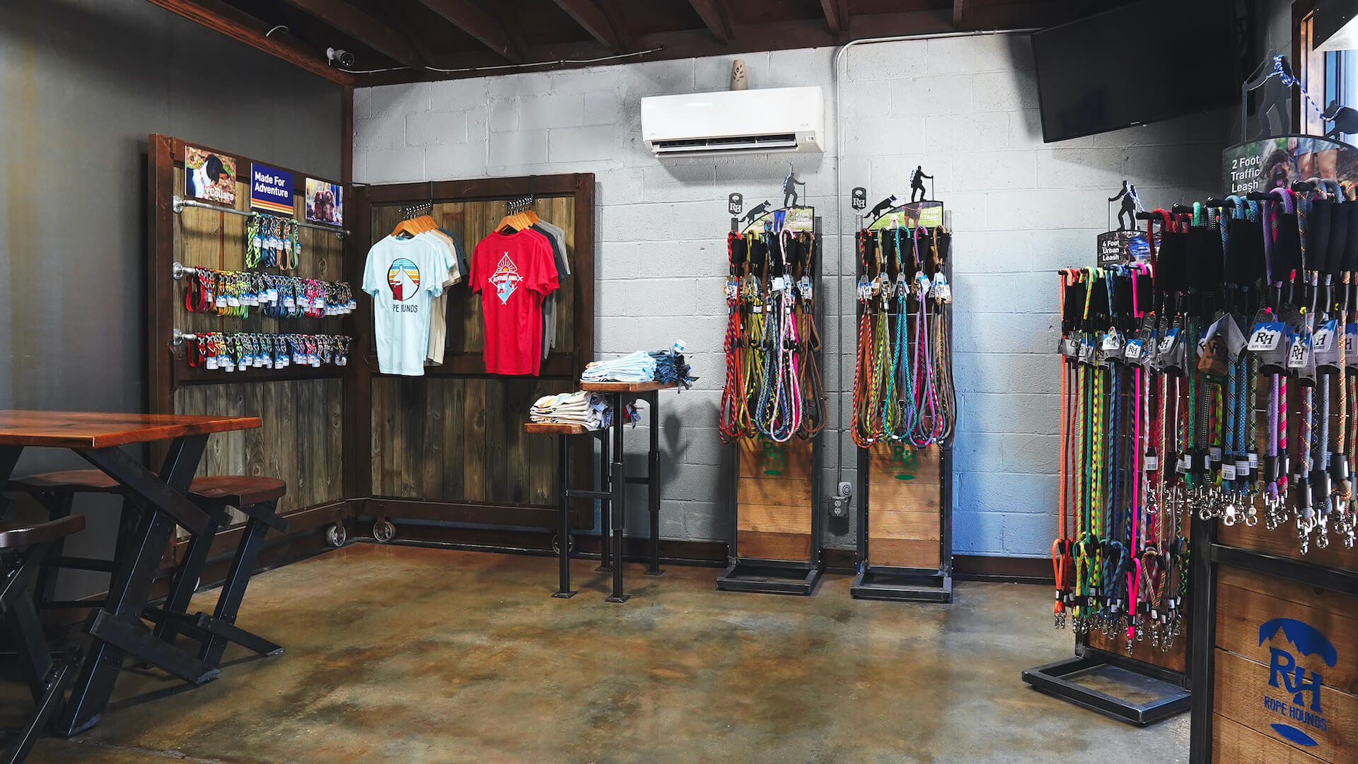 Rope Hounds Explore Downtown Bentonville Inc.