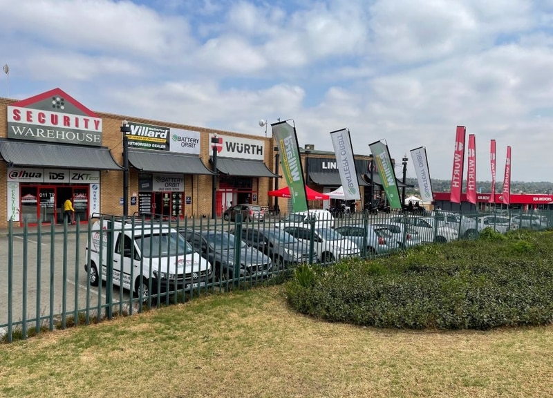 Ideally located logistics park with retail and warehouse options Inospace