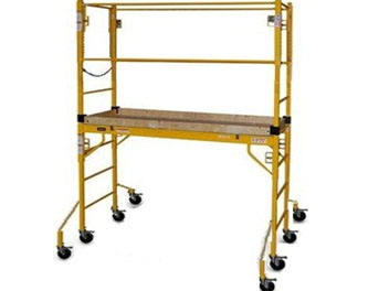 Weeklysafety.com exclusive safety meeting topic focused on the proper use of scaffolds with the use of fall protection to prevent potential fall hazards and injuries.