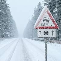 Weeklysafety.com exclusive bonus holiday safety meeting topic that focuses on how to best plan ahead and make good choices when traveling during the winter season.