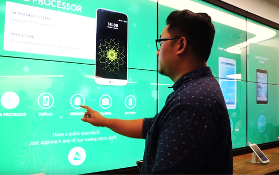 Client using an Interactive Wall in-store