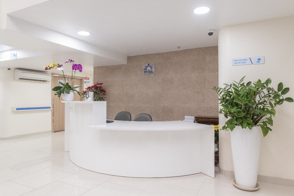 sảnh lớn bệnh viện Mỹ Đức Phú Nhuận
