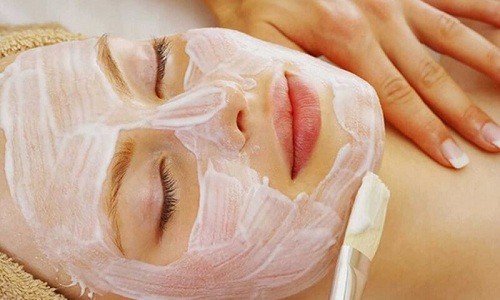 Cách trị mụn gạo quanh mí mắt, trên mặt và dưới da tại nhà