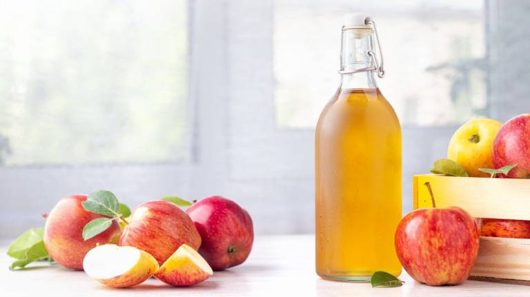 Giấm táo trị mụn trứng cá