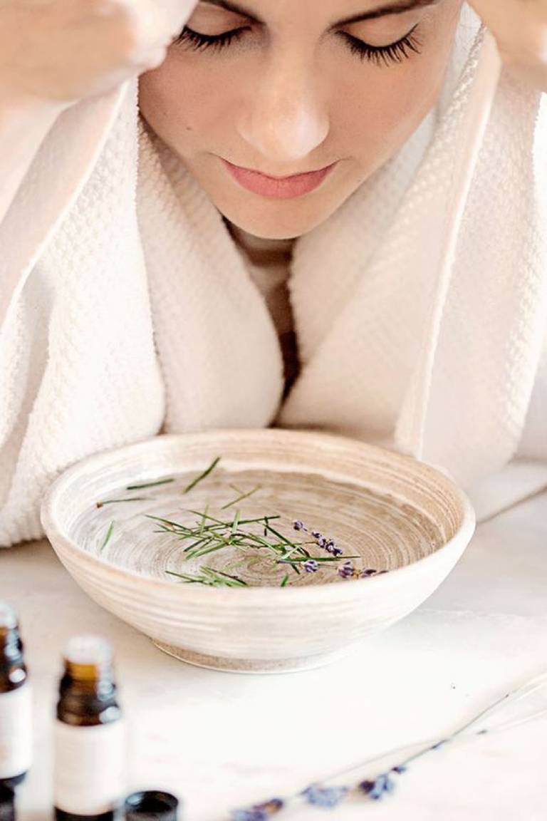 Xông hơi trị mụn đầu đen ở mũi
