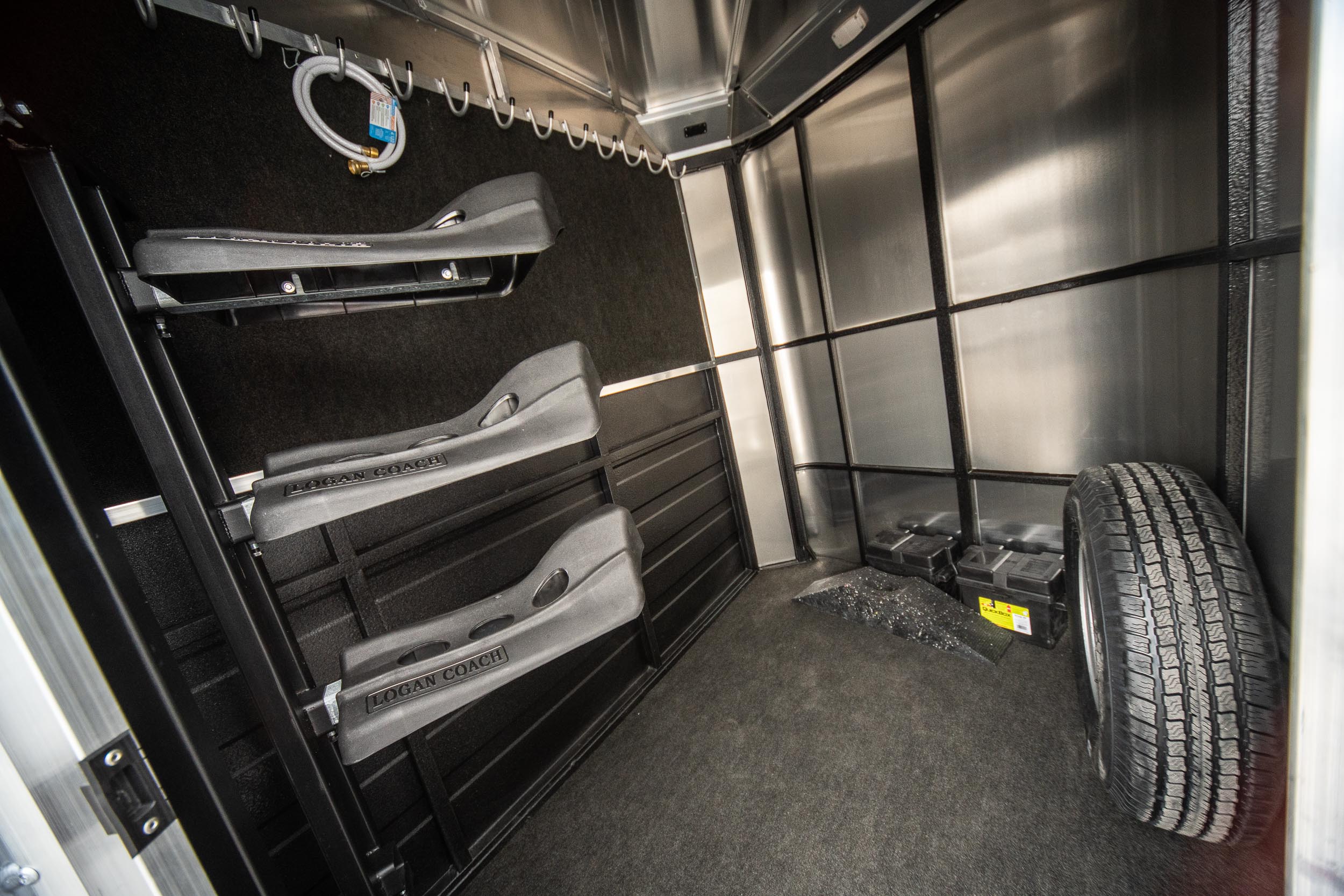 Razor Bumper Pull Horse Trailer Logan Coach