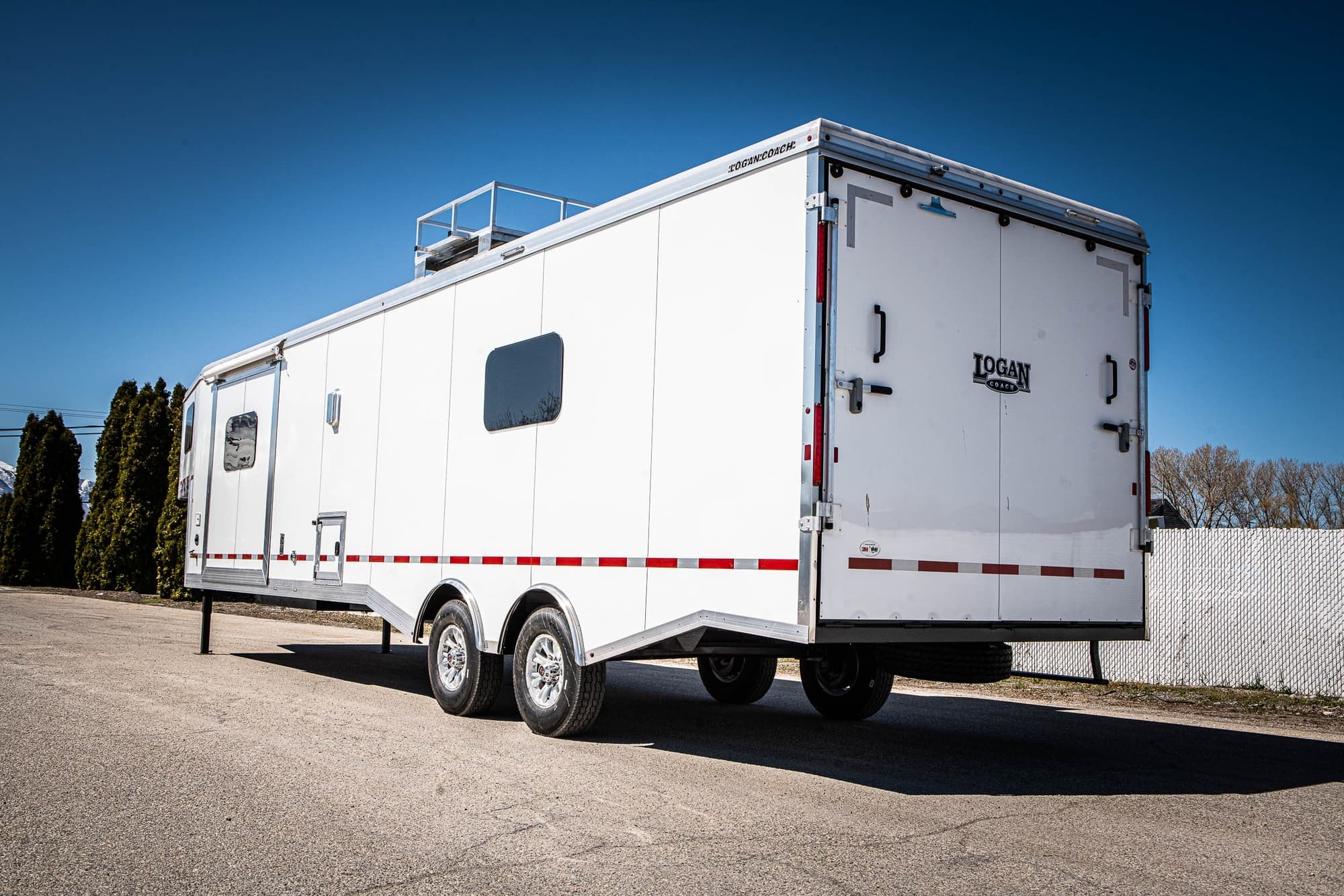 Sharp looking Ultimate sports hauler Living quarters