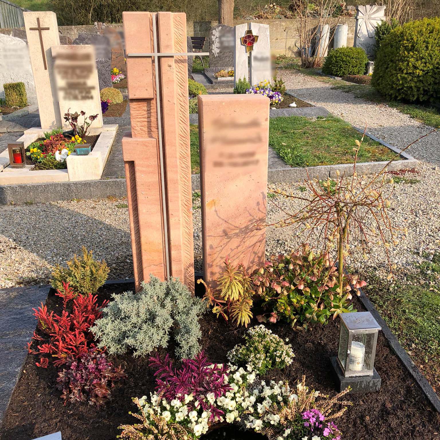 Sandstein Grabstein aus Naturstein mit Kreuz