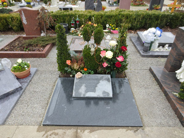 Kissen Grabkissen mit Rose rosa liegendes Grabmal