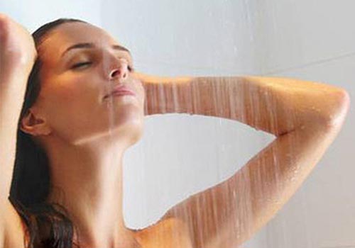 Sau khi phá thai có được tắm gội hay không
