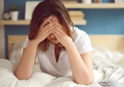 Trễ kinh 10 ngày đau bụng lâm râm phải làm sao
