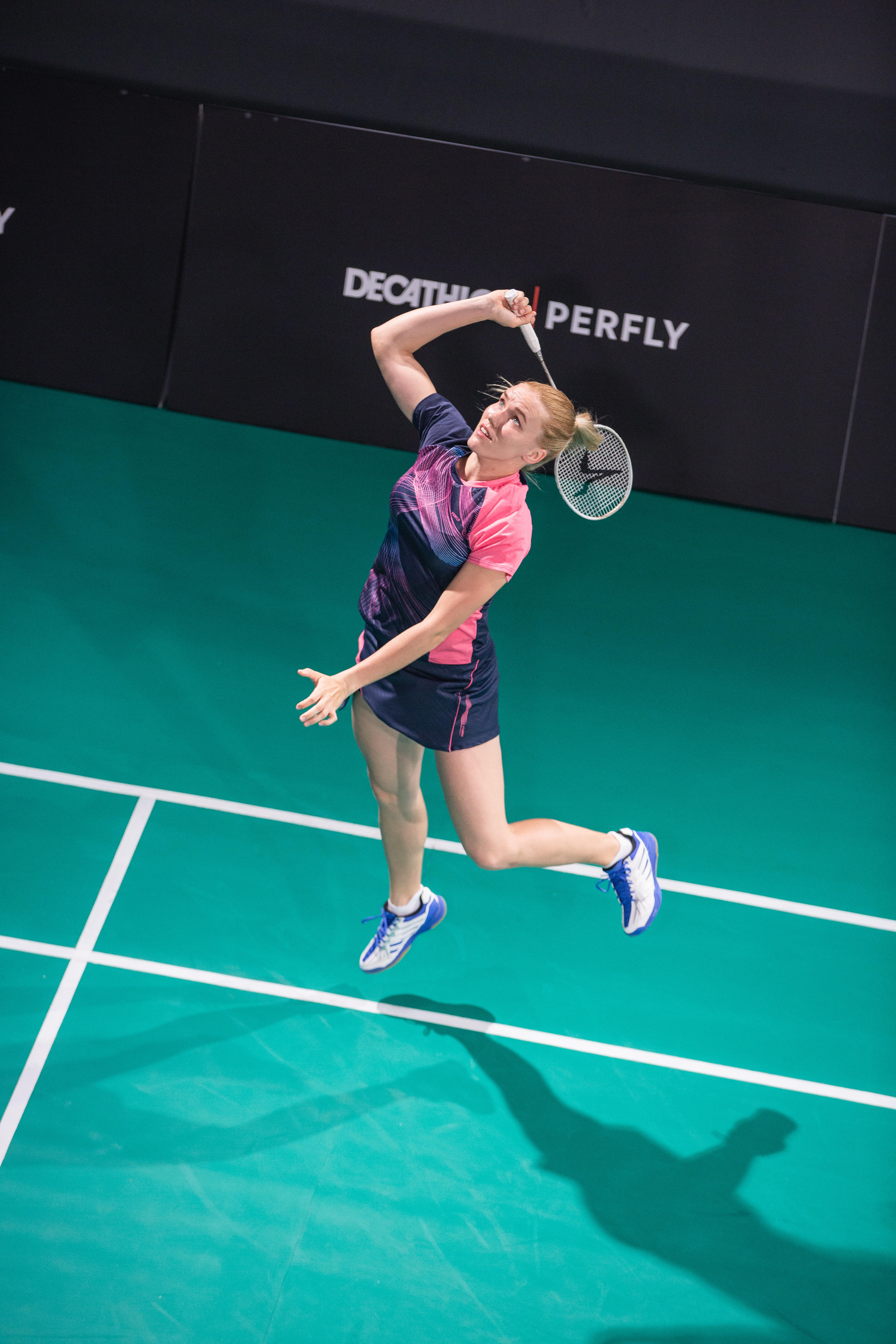 jumping smashing technique in badminton