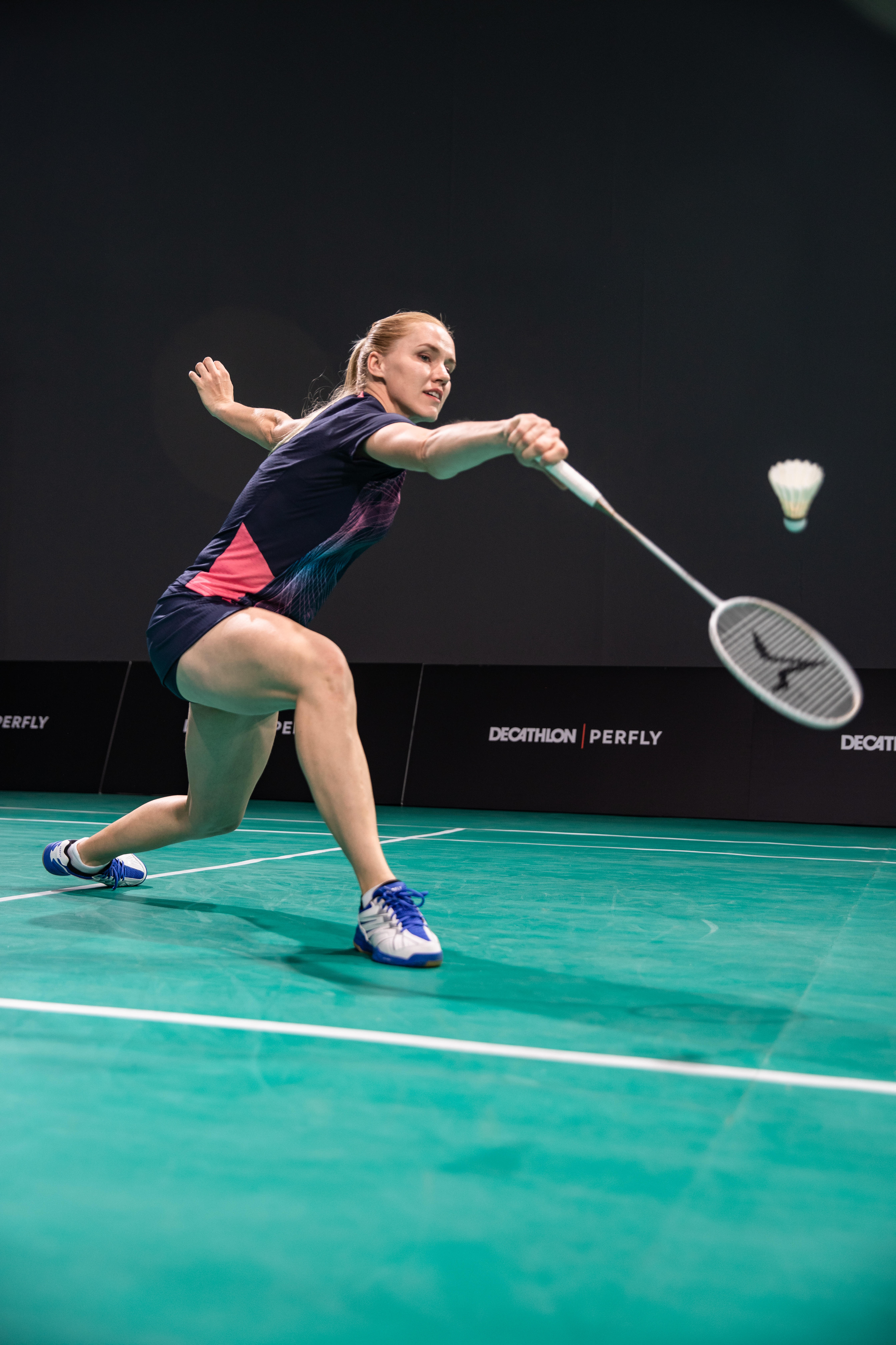 backhand smash in badminton