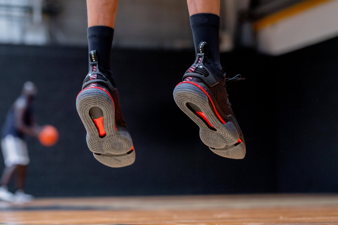 How To Choose Your Basketball Shoes (Buyer's Guide)