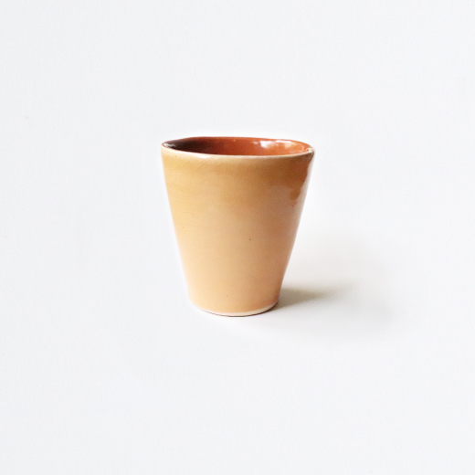 Tasse en céramique jaune