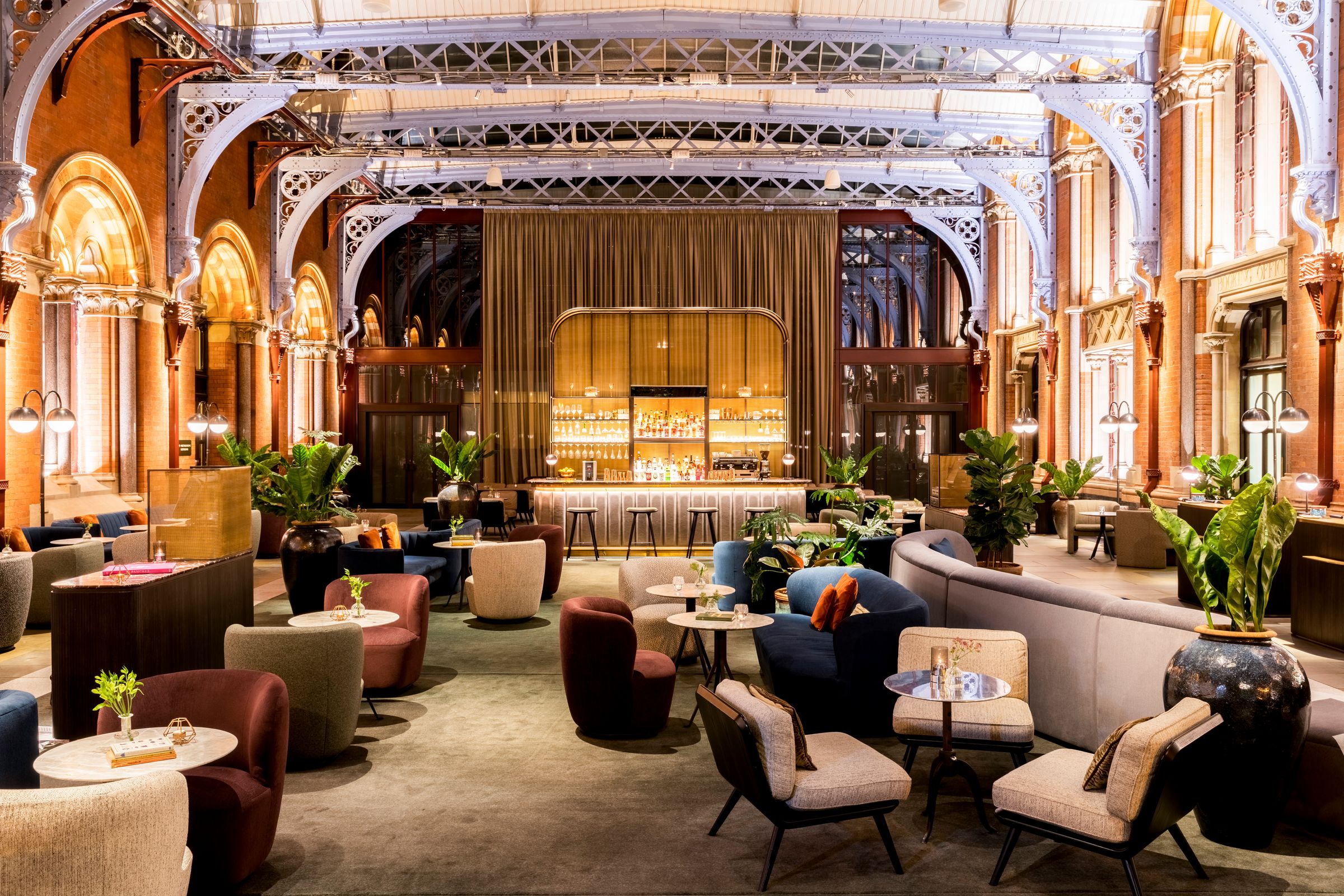St. Pancras Renaissance Hotel London - Book with free breakfast, hotel ...