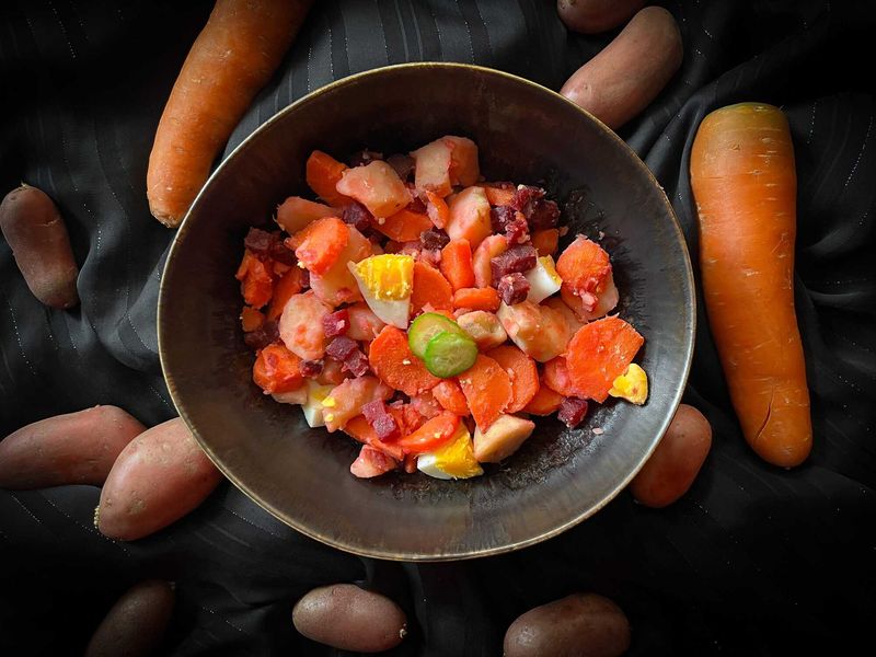 Salade russe faible en calories, riche en protéines