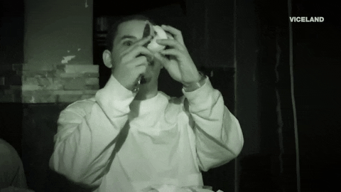 GIF dégustation dans le noir