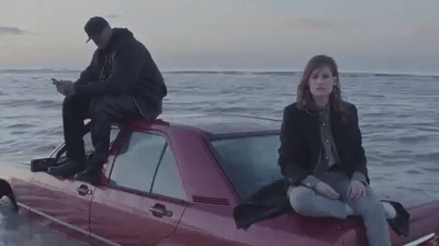 GIF Voiture sur l'eau clip