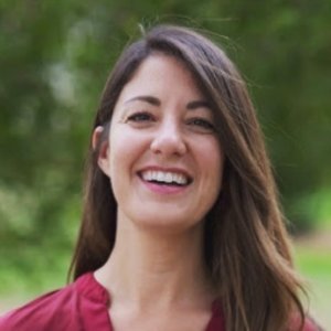 Ali Murtha Headshot.jpg