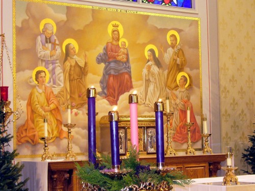 corona de adviento y la virgen maria con santos fondo
