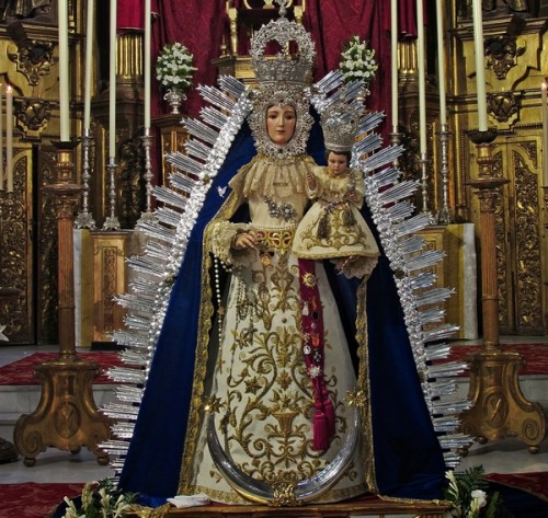 virgen-de-araceli-de-pie