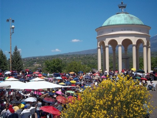 santurio de belpasso en una celebracion